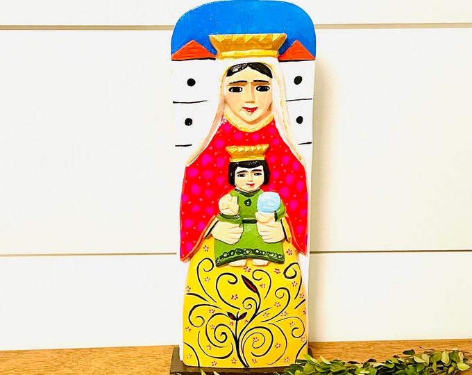 Virgen de  Coromoto  - Our lady of Coromoto Wooden Hand Carved Handmade and paint by Venezuelan artist. Aprox 9.5'