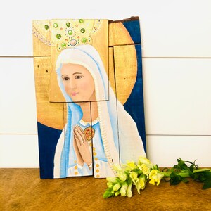 Wood Retablo with Virgen de Fatima  &quot;Retablo&quot; . Handmade and Hand painted by Venezuelan artist.