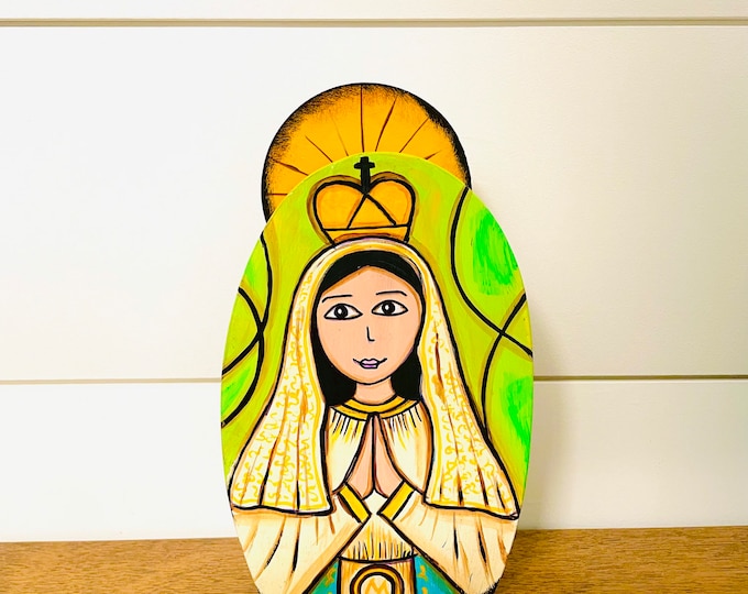 Hand painted by Venezuelan artist Virgen Del Valle  Virgin Mary. By Venezuelan Artist Liz Mogollon