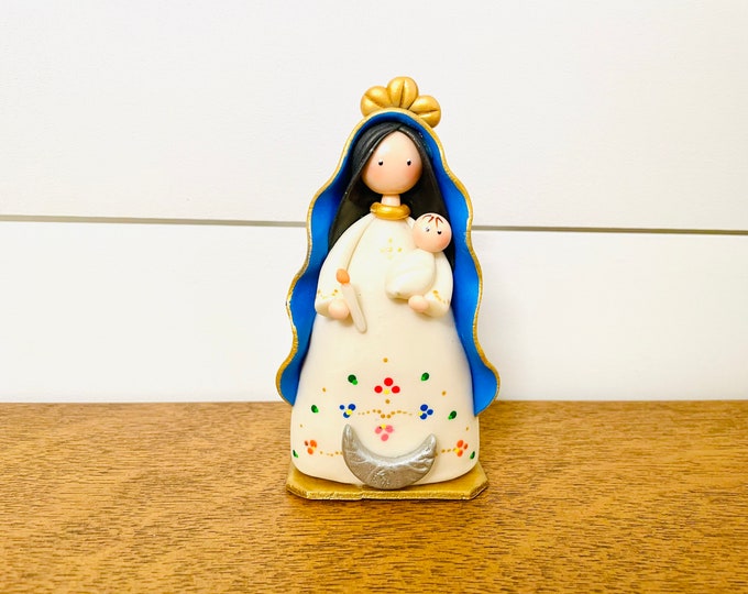 Virgin Mary   "Our Lady of Candle - Virgen de la Candelaria". Small Size and paint by Venezuelan artist. 5.5  inches aprox