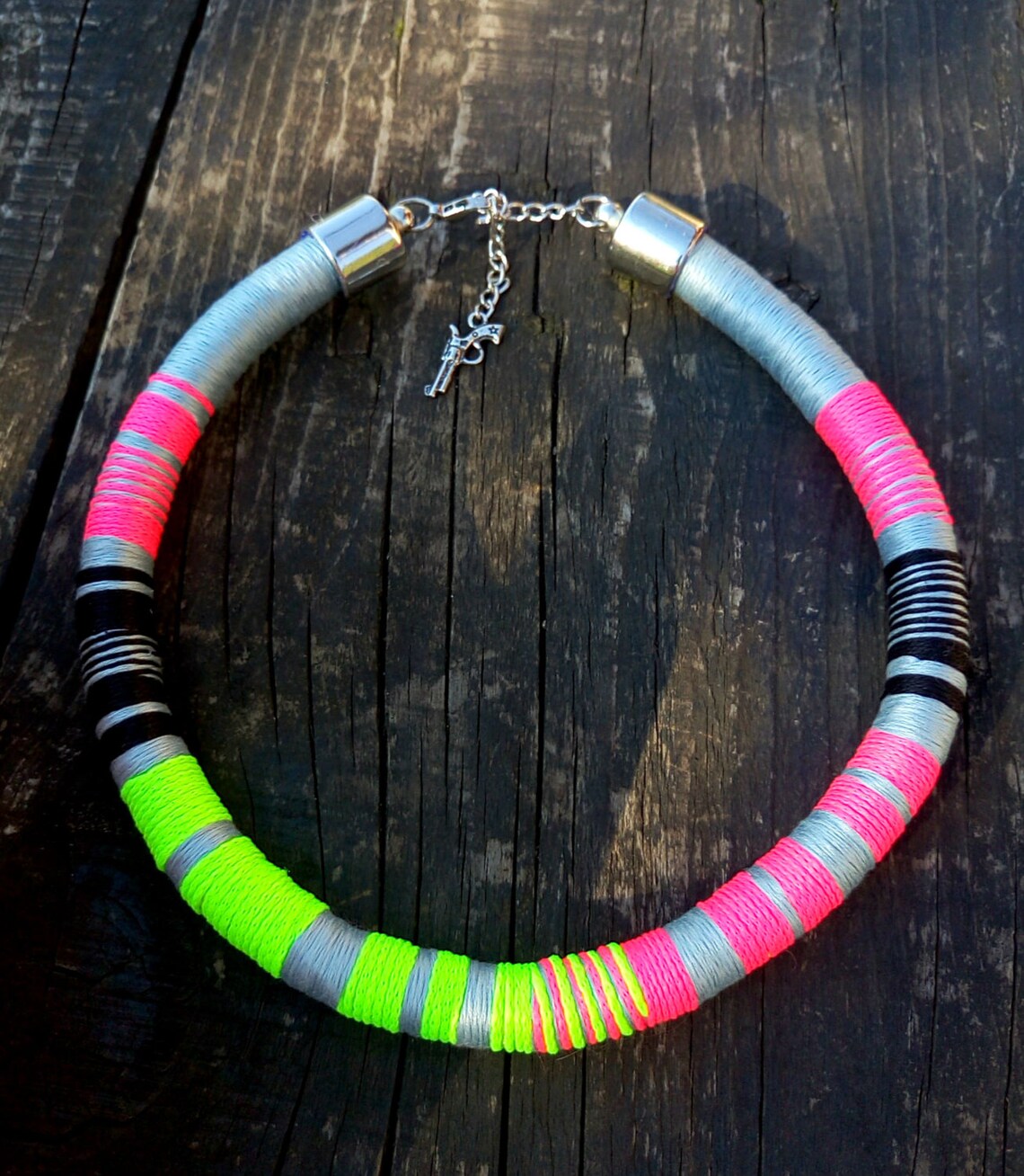 Collar de neón / neón amarillo / neón joyería / collar de Etsy