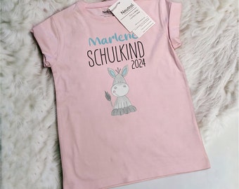 Personalisiertes T-Shirt Schulkind 2024 mit süßem Esel zum Schulanfang, zur Einschulung, Fairtrade, 100 % Bio Baumwolle