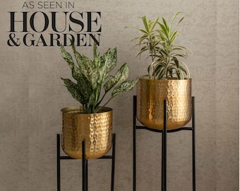 Indoor ijzeren gehamerde plantenbak met standaard "Ritu" / handgemaakte plantenstandaard van ijzer met elegante gouden afwerking / cadeau voor nieuw huis