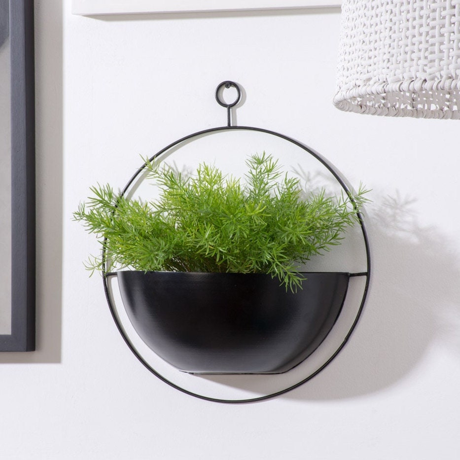 Wall Planter With Light 