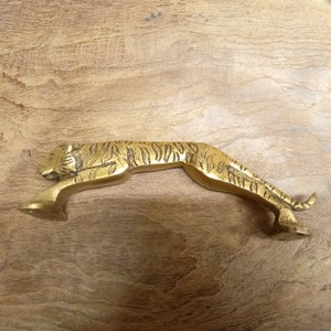 Jaguar shaped brass door pull / Decorative door handle in exotic shape / Luxury pull for front door, wardrobes, sliding doors, drawer