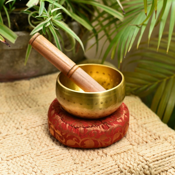 Hammered Singing Bowls for Meditation and Healing Handcrafted in India with Golden Finish, Tibetan mediation bowls, 4 inch