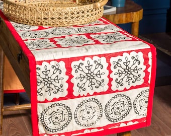 Table Runner and Placemats Set / Reversible Table Cloth with Red Edge Made with Recycled Sari and Block-print on Cotton