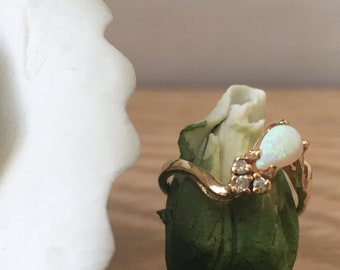 Vintage 10K Gelbgold Opalring mit Diamant Akzenten