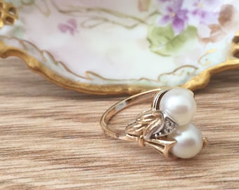 Vintage 10K Gold Cultured Pearl Ring with Diamond Accent, Size 6