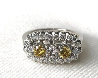 Vintage 18K White Gold Diamond Halo Ring: Yellow & White Stone, Size 6