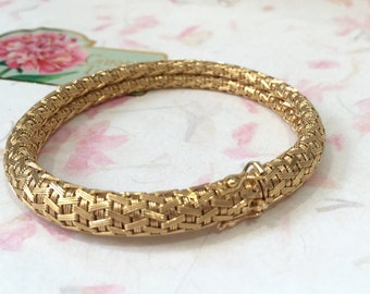 Woven Mesh Vintage Yellow Gold Bracelet, Bracelet Is Italian Made Hallmarked 18K , Flexible Bangle Style Bracelet