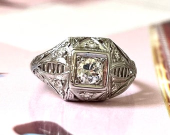 Vintage Art Deco Diamond Engagement Ring: Platinum Filigree, Old Mine Cut