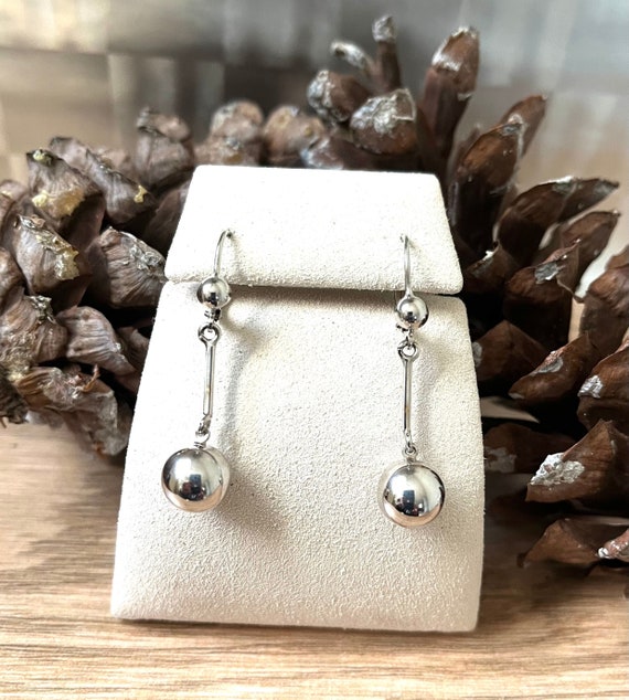 Lever back earring closure deals