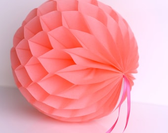 Lot De 21 Boules En Papier Nid D'abeille | 15, 20, 25 Cm | Roses, Rouges, Blanches | Décoration Fête, Mariage Lot De 21 Boules En Papier Nid D'abeille | 15, 20, 25 Cm | Roses, Rouges, Blanches | Décoration Fête, Mariage