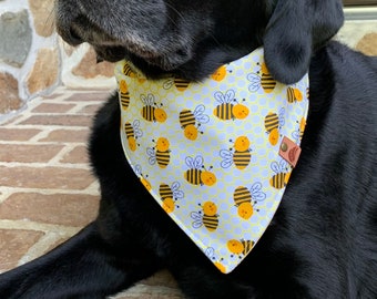 Honey bee Dog bandana bumble bee Dog bandana dog scarf dog gift dog scarf honey dog bandana accessory yellow dog gift birthday dog bandana