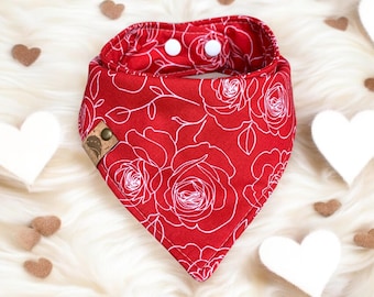 Bandana dla psa Valentine: bawełniany szalik z czerwoną różą, zapinany na zatrzask