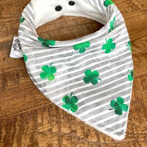 St patricks baby Bandana bib st patricks bib shamrock Bandana bib-Gender Neutral baby gift Bandana Bib-shamrock bandana bib shamrock bib