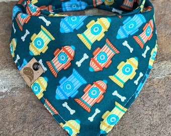 Pañuelo para perro, regalo para nuevo perro, bufanda con diseño de hidrante, regalo personalizado para perro, pañuelo de primavera, pañuelo monogramado para perro, pañuelo para hermano mayor, bufanda para perro