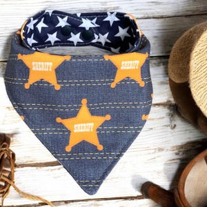 Hondenbandana gepersonaliseerde hond cadeau geborduurde hond bandana cowboy bandana sheriff bandana hond grote broer zuidwestelijke hond omkeerbare bandana
