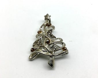 A3: Vintage Silver Tone Christmas Tree Charm Pin - Amuletos colgantes