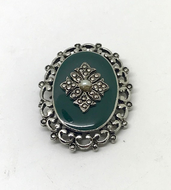 Vintage Silver Tone and Green Medallion Brooch - image 1