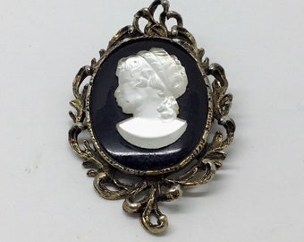 Vintage zwarte cameo broche en hanger