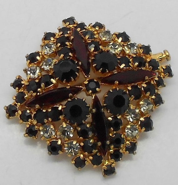Vintage Prong-set Deep Red Rhinestone  brooch-trombone latch