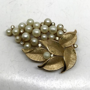 Vintage Trifari Signed Faux Pearl Grapes Brooch image 1