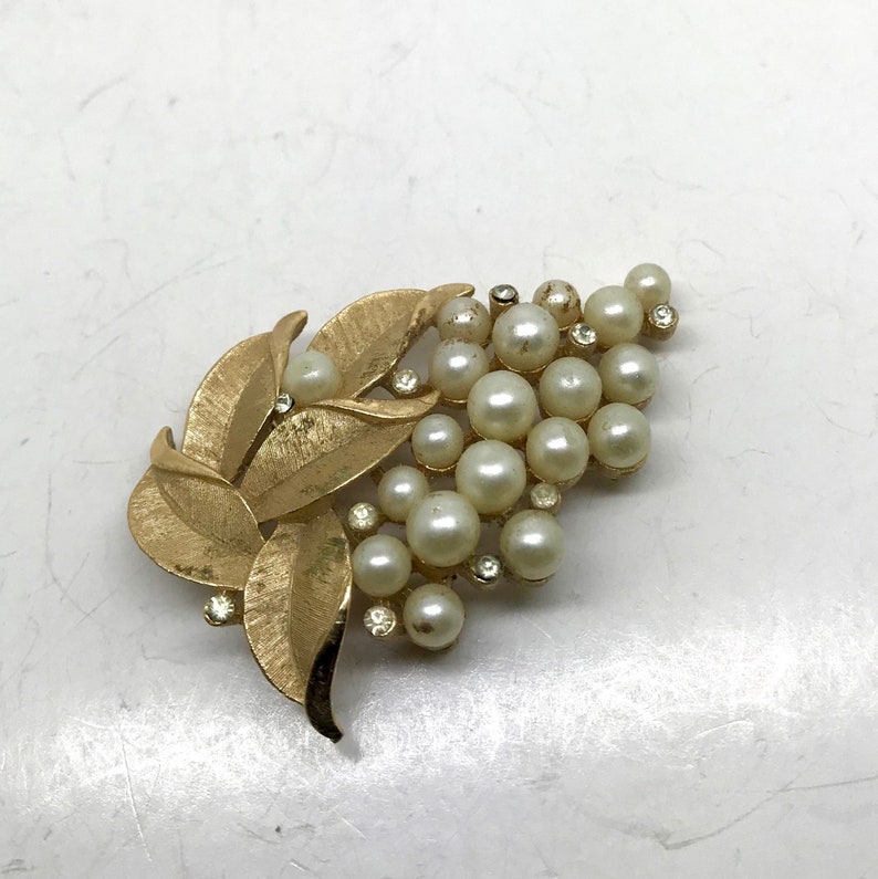 Vintage Trifari Signed Faux Pearl Grapes Brooch image 2