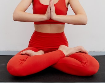 Leggings en coton pour le yoga/ Leggings en coton rouge/ Leggings de yoga en coton/ Leggings de sport en coton/ Leggings de sport rouges/ Leggings en coton