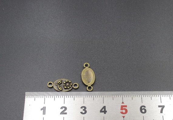 2 Rose Charms Antique Bronze Plated Charms (24x20mm) G22532