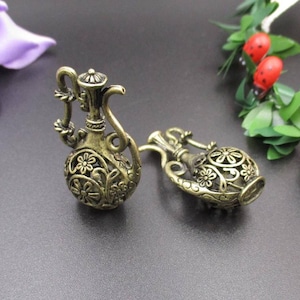 2PCS 14*21*36mm Hollowed Bronze Vase Charms 3D-p1332