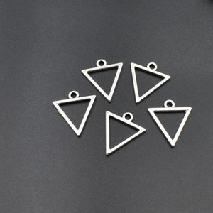 20PCS 18x16mm Silver Triangle Charms-p2589