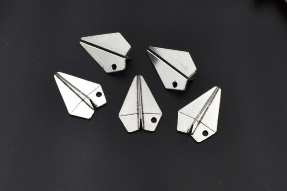 【みページ】飛行機チャーム チャーム 飛行機 ホワイト/G – 貴和製作所オンラインストア