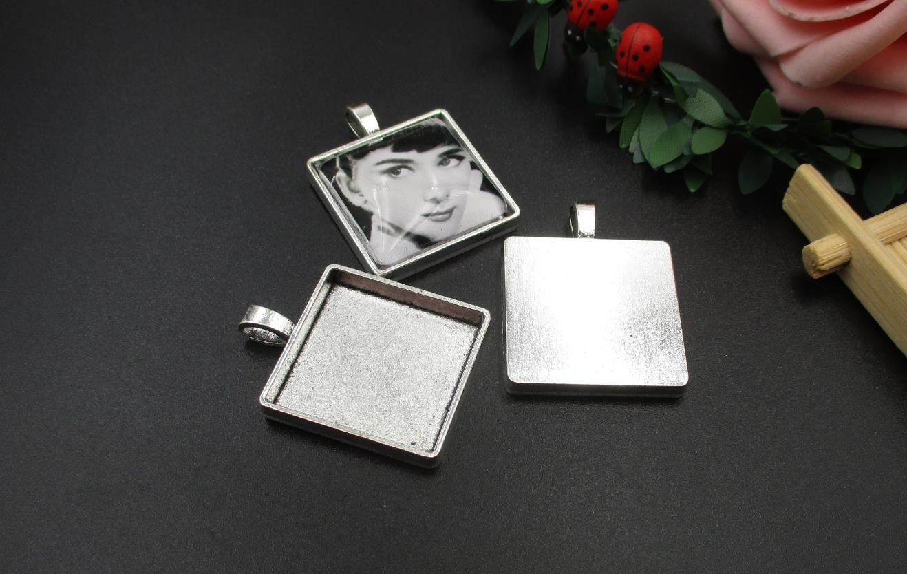 thumbnail image 2 of 5 Pieces Rectangle Cameo Bezel Pendant Trays – Alloy Cabochon Settings 50x25mm 2 of 3