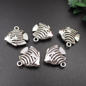 10PCS 17x18mm Silver Fish Charms Great Detail 2 Sided-p2272-B