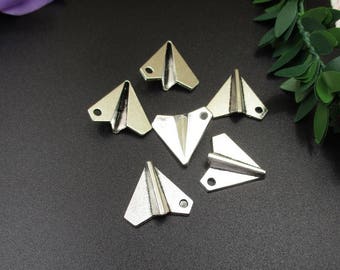 10 st 19 x 17 mm pappersflygplansberlocker i antik silverfärg - p1505-B