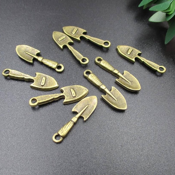 20Pcs 23x7mm Bronze Shovel Charms-p1939