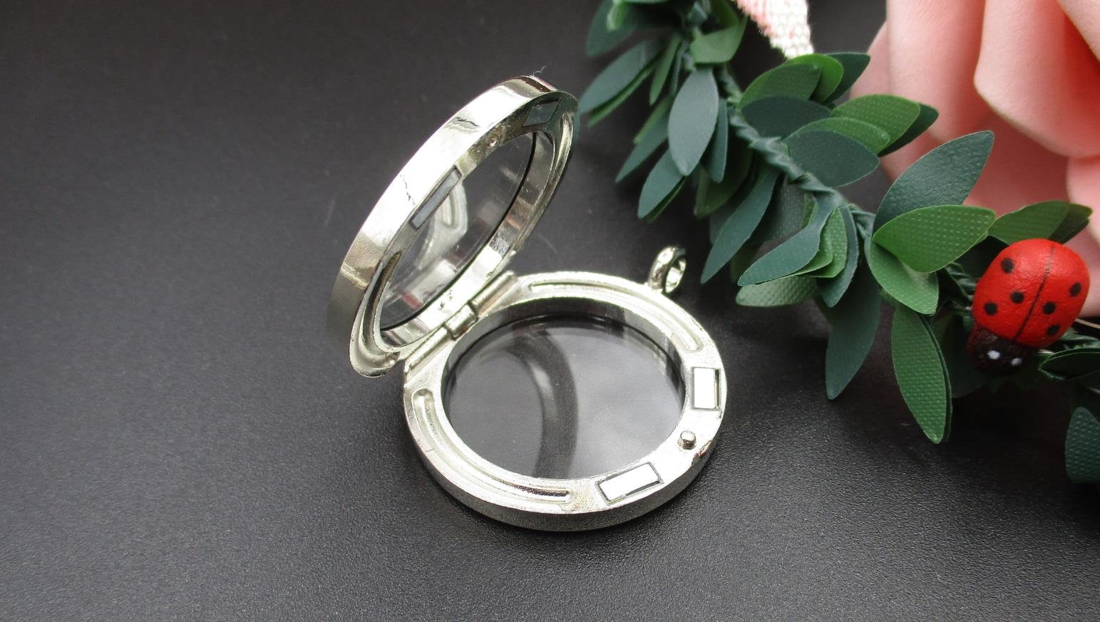 Pandora floating - Etsy 日本