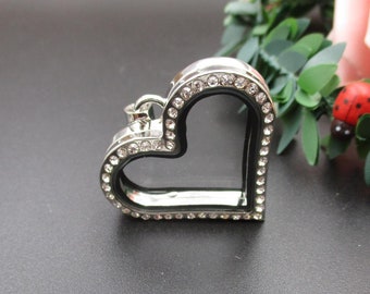 Heart Charm Floating Glass Locket With Diamond(Openable)-p1436