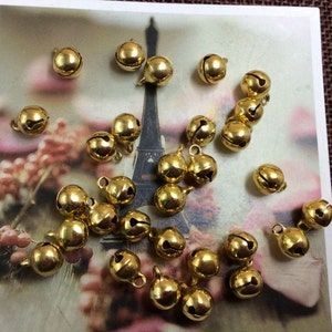 50 peças jingle bells amuletos tom dourado antigo de 6 mm-12 mm -- p1215