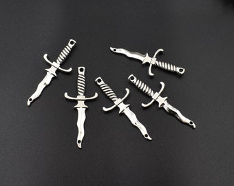 アンティークシルバー剣チャーム5個。大きな剣ペンダント。DH9928