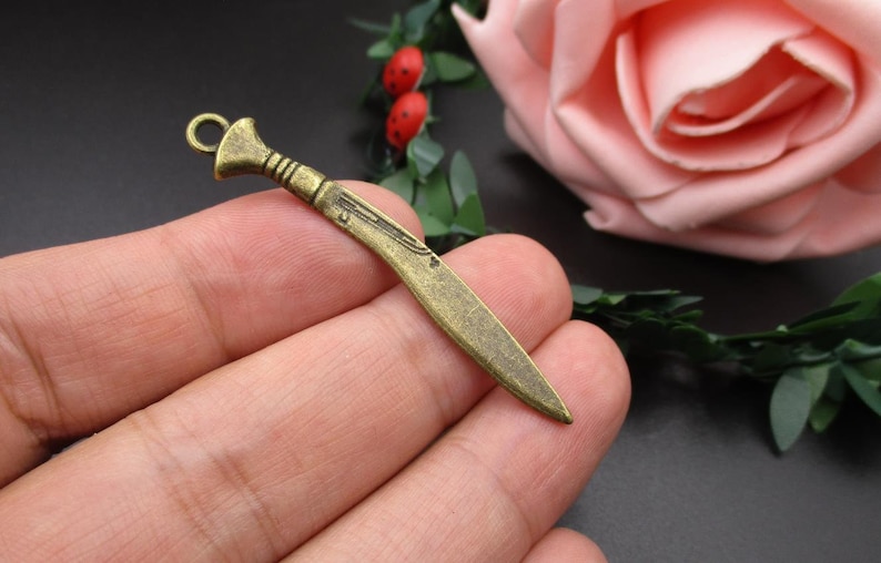 5PCS 53x7mm Curved Bronze Sword Charms-p2131-A