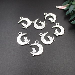 10PCS,22x18mm,Silver Cat Charms,Cat On The Moon Pendants-p1024N