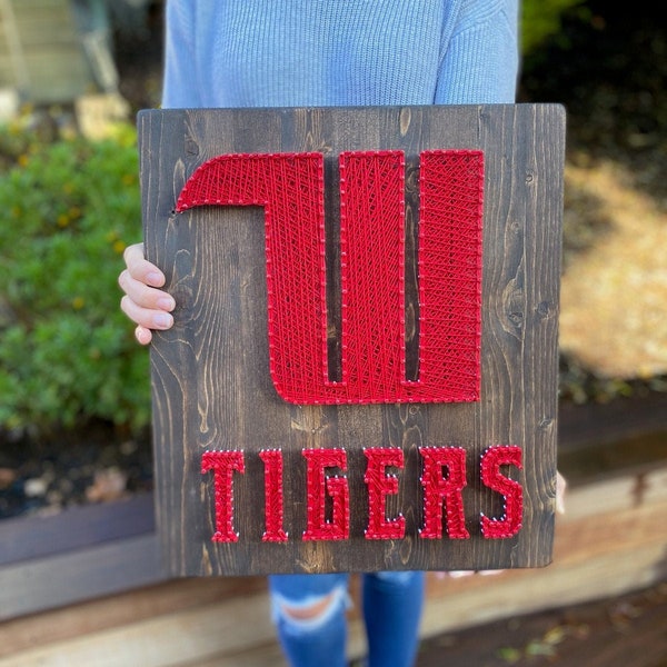 Football Team Logo// College / University / High School / NFL Team// Wittenberg University Tigers// CUSTOMIZABLE// String Art// Wooden Sign