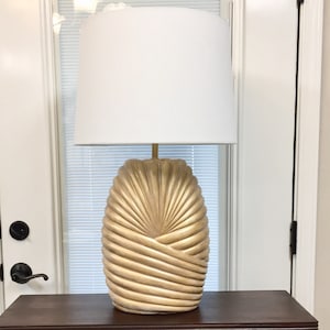 Vintage Shell Pottery Table Lamp Fluted  Ridged Gold Hollywood Regency