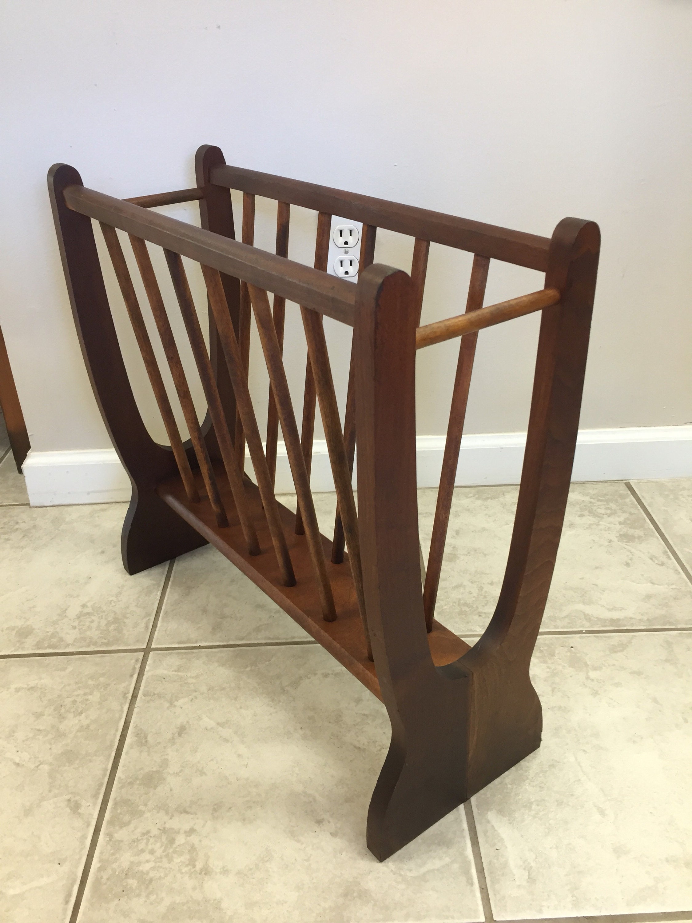 MCM Magazine Rack Holder Atomic Scheibe Teak/walnut? Wood Spindle