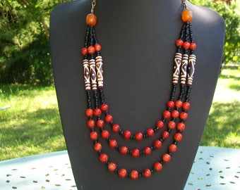 Collier africain perles rouges