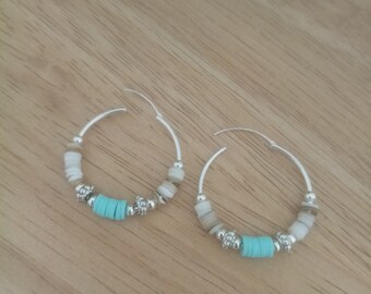 Boho chic surfer spirit hoop earrings in 925 silver, mother-of-pearl, heishi beads in polymer clay and silver metal