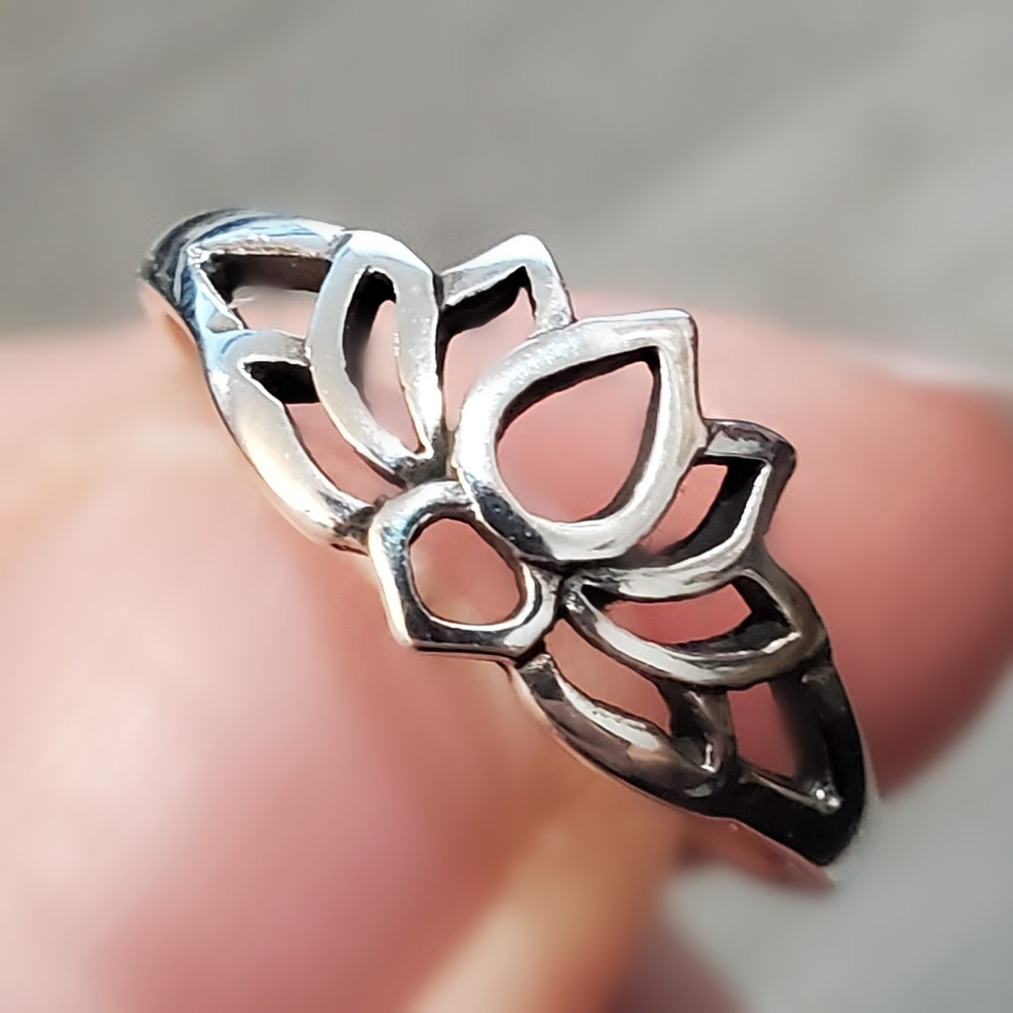 925 Pure Silver Lotus Floral Flower Design Spiritual Minimal Jewelry Womens  Ring | eBay